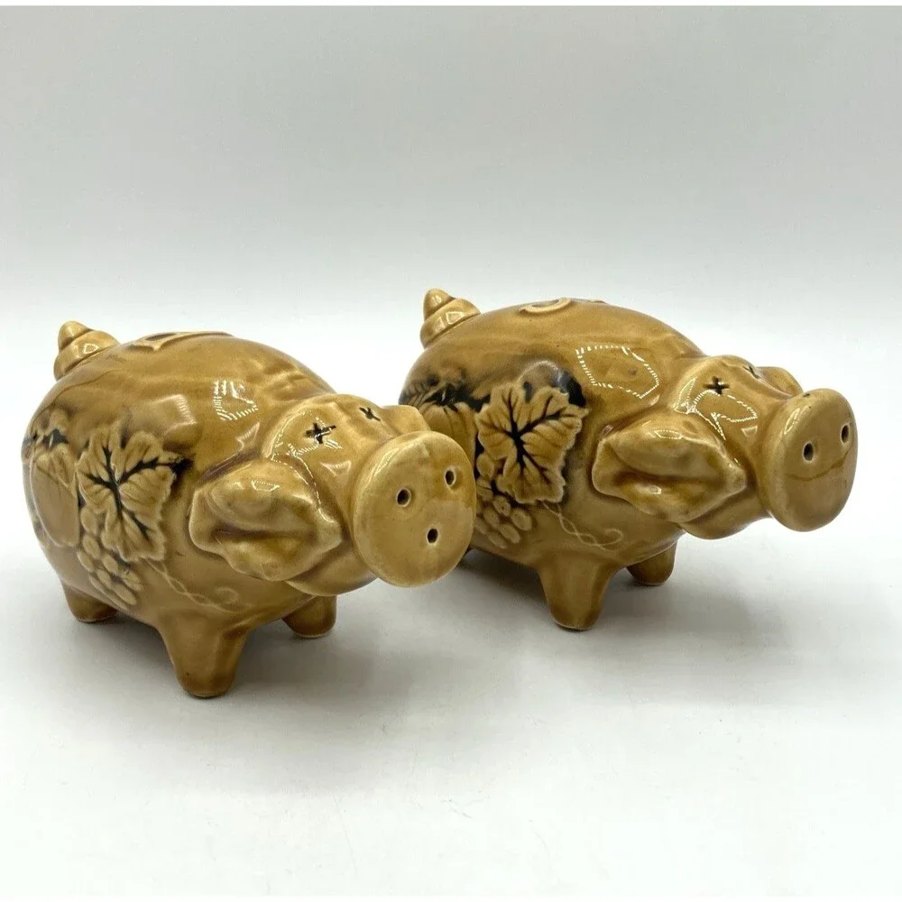 Vintage Enesco Japan Pig Salt & Pepper Shakers Harvest Gold Apple Grapes Ceramic